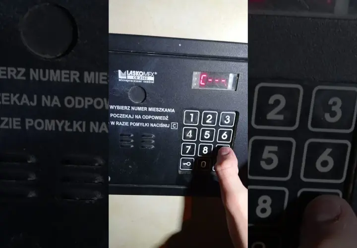 Jak wpisać kod do domofonu: 6 kroków dla bezpiecznego dostępu