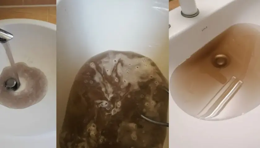 Trzy ujęcia brudnej, brązowej wody w białej umywalce.